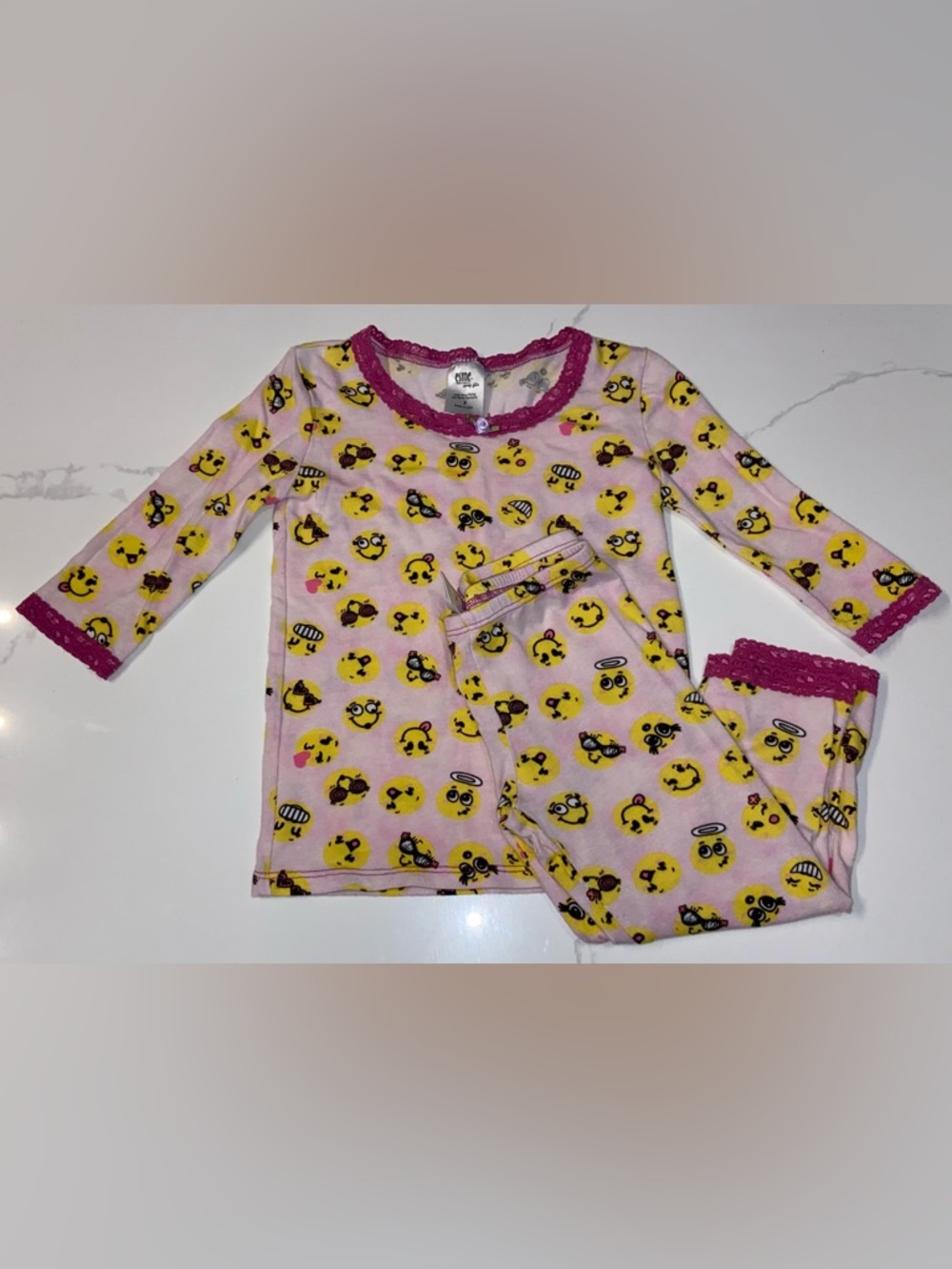 😘 Emoji 3/4 Top & Crop Pants Set